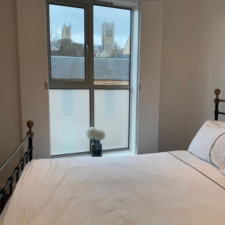 Central, Modern And Peaceful, Lovely Cathedral Views, Two-Bed Apartment With 40" Smart Tv & Free Onsite Parking Lincoln Dış mekan fotoğraf